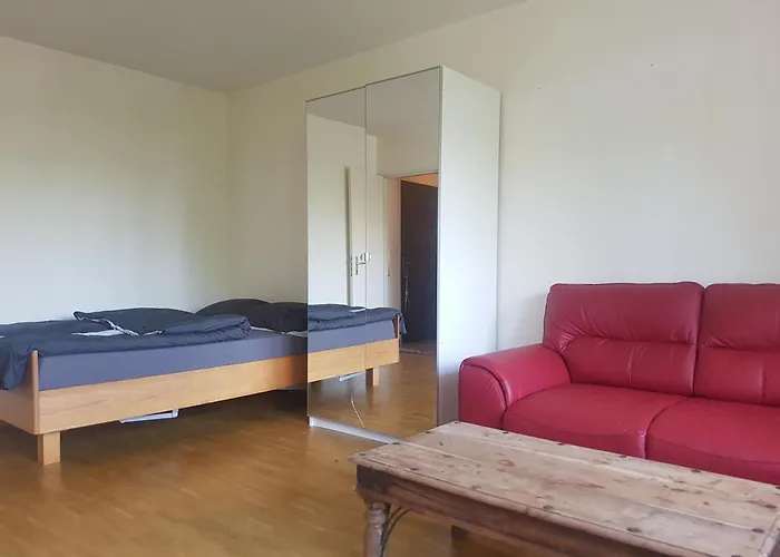 Lovely 1-Bedroom Rental Unit With Bath Tub.