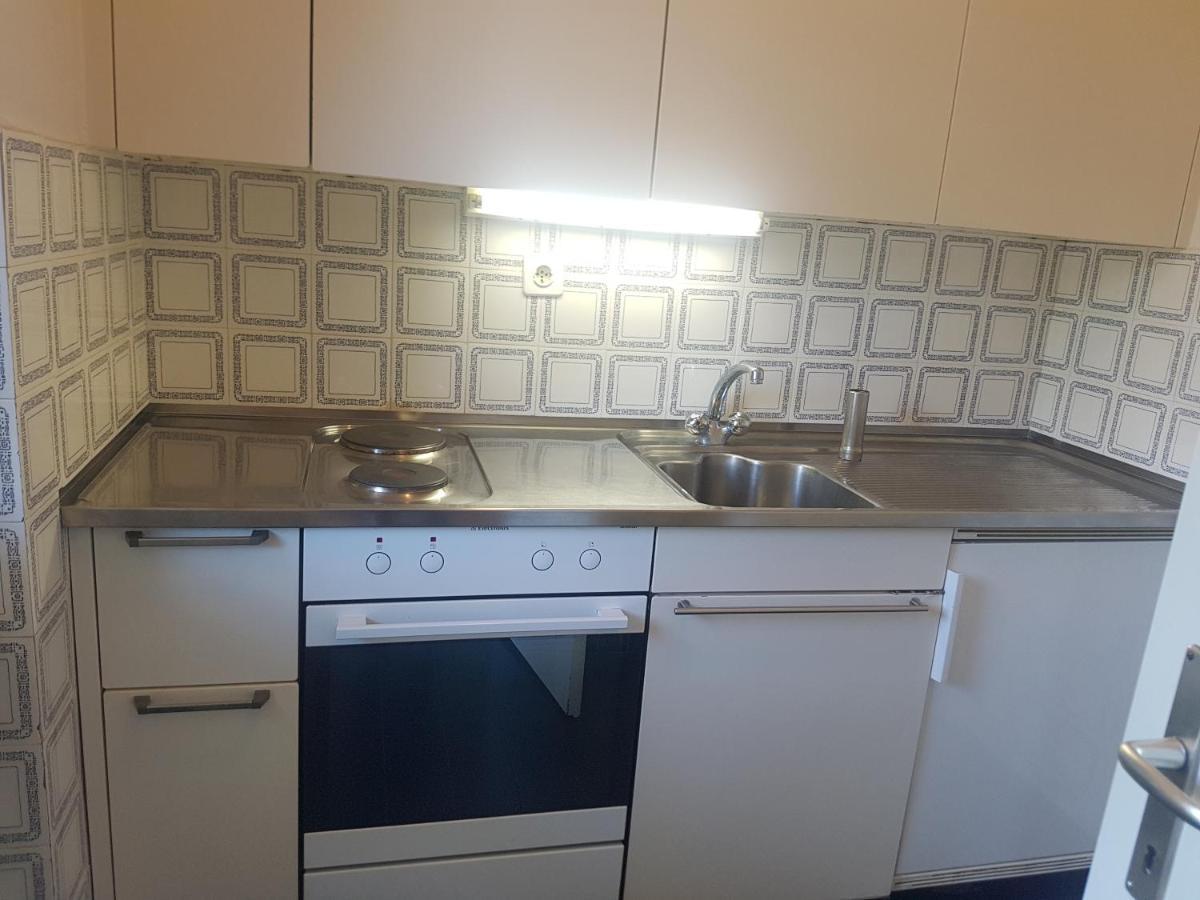 Lovely 1-bedroom Unit With Bath Tub. Apartment *