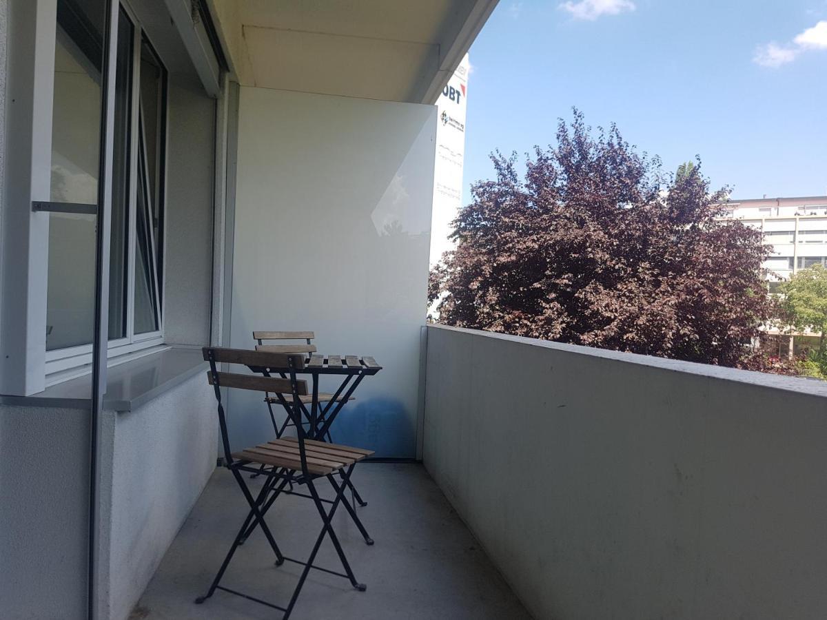 Lovely 1-bedroom Unit With Bath Tub. Apartment