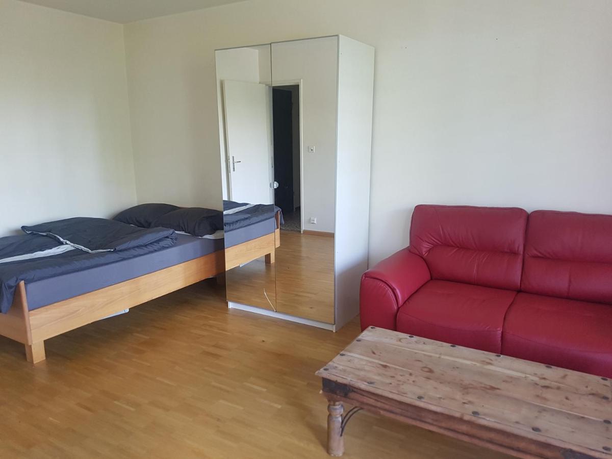 Lovely 1-bedroom Unit With Bath Tub. * Basel